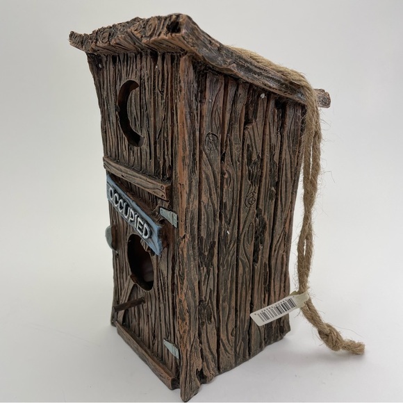 Bird House Occupied Outhouse - Picture 8 of 11